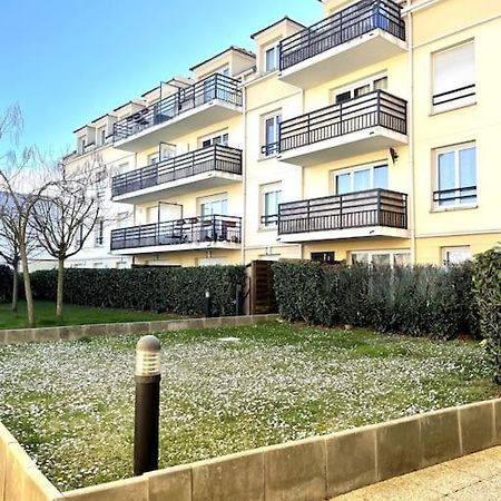 Apartmán Grand F3 A 30Mn De Paris - Terrasse + Parking Prive Saint-Ouen-l'Aumone Exteriér fotografie