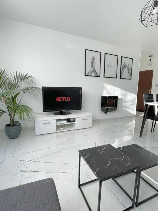Apartmán Grand F3 A 30Mn De Paris - Terrasse + Parking Prive Saint-Ouen-l'Aumone Exteriér fotografie